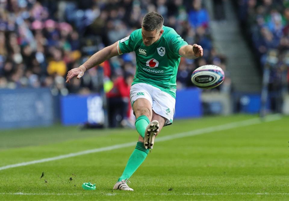 Johnny Sexton kicks for goal (Getty Images)