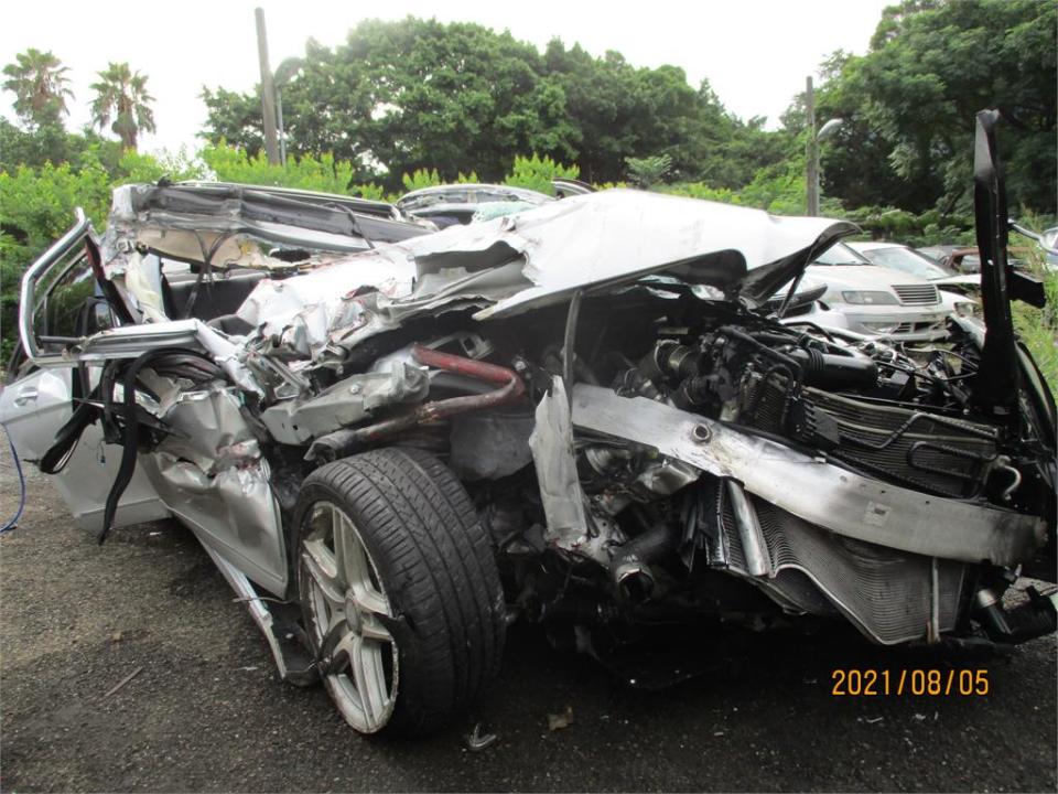 快新聞／國1北向中壢轉接道路段3車撞一團　1乘客送醫搶救不治