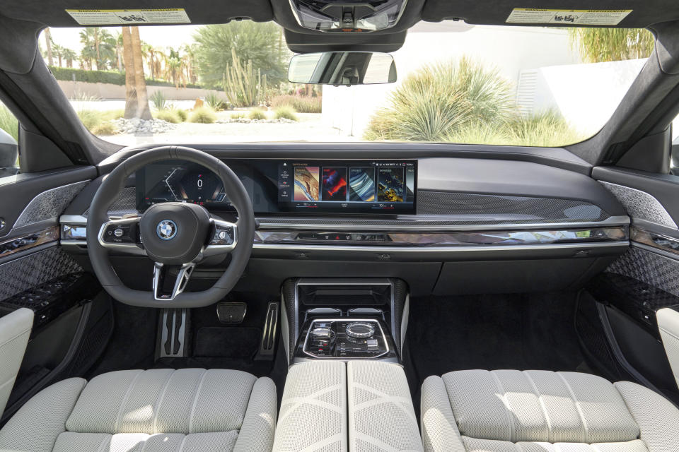 Inside, the i7 offers a very classy look. (BMW)