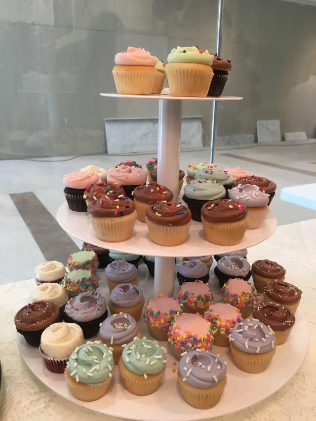 Birthday Cupcakes – Magnolia Bakery