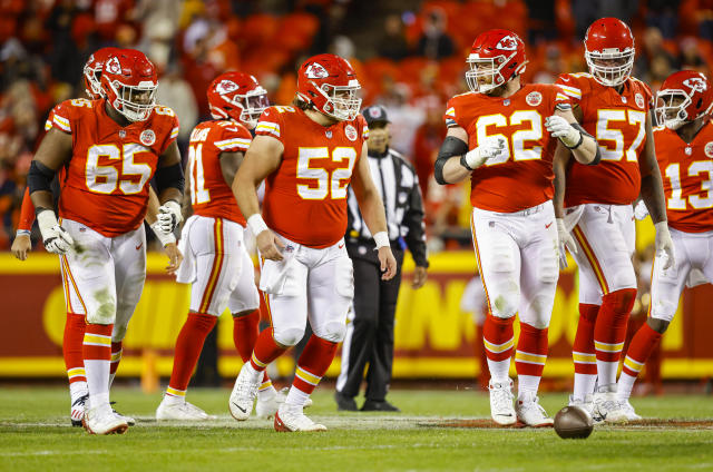 Chiefs visit Las Vegas striving for new streak