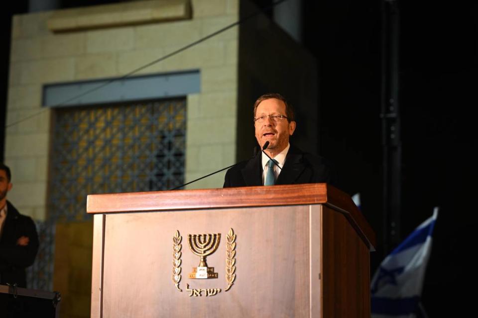 Israel’s President Isaac Herzog addresses the community of Miamian Jews visiting Israel to celebrate the 75th anniversary of the Jewish state’s independence. “You have beautiful diversity and incredible power,” he said.