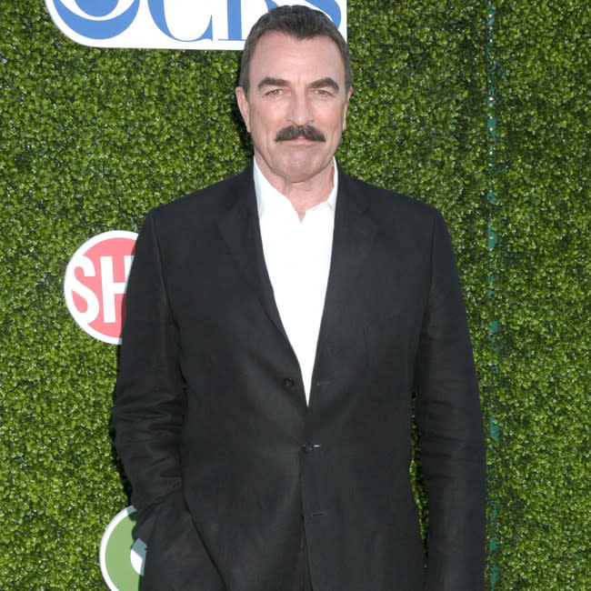 Revela Tom Selleck sus humildes comienzos en el mundo del espectáculo credit:Bang Showbiz