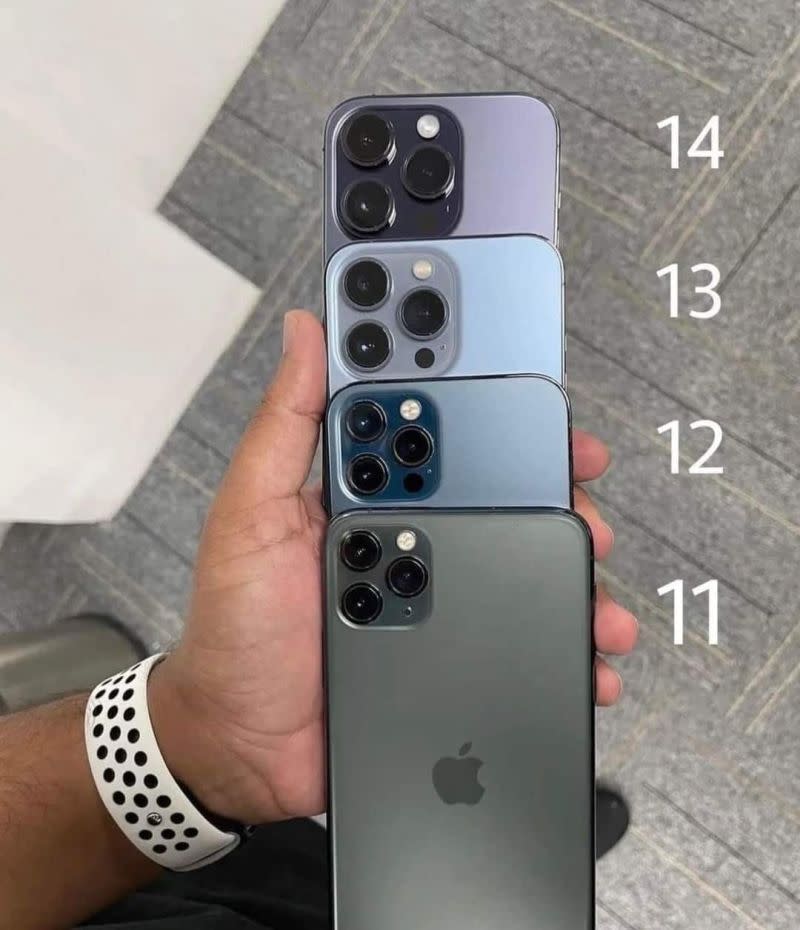 ▲網友分享從iPhone 11到iPhone 14的外觀比較，不少人發現鏡頭越來越大。（圖/爆廢公社公開版）