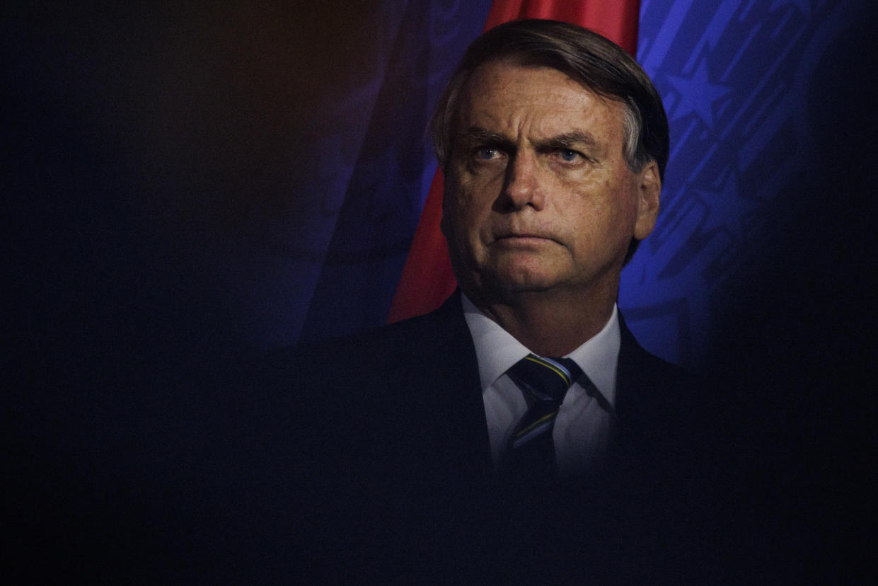 Jair Bolsonaro, expresidente de Brasil, niega haber cometido delitos en cada una de las investigaciones en su contra, diciendo que las acusaciones son invenciones que equivalen a una persecución política. (Samuel Corum/The New York Times)