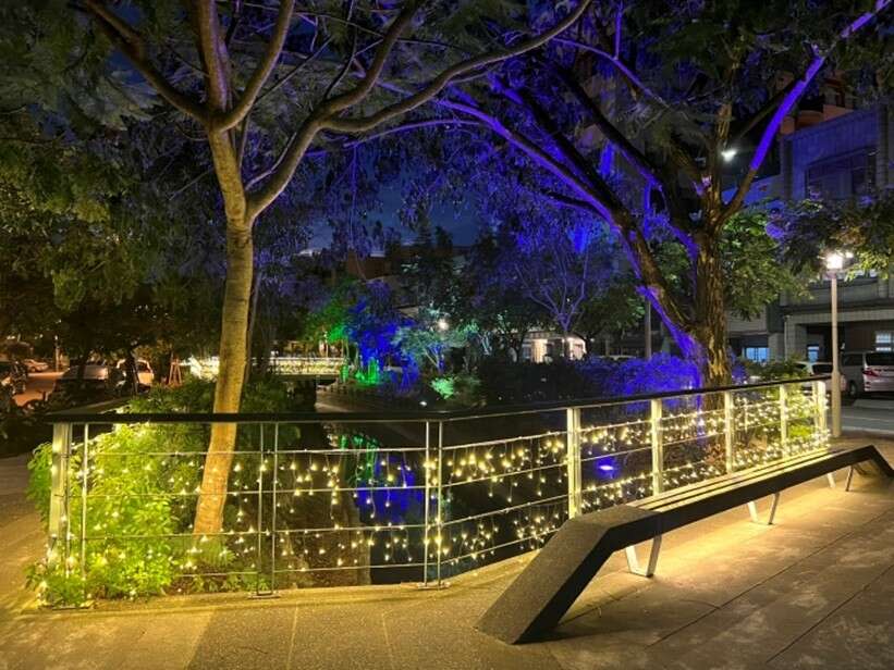 新營綠川廊帶聖誕燈飾（圖片來源：臺南市政府）