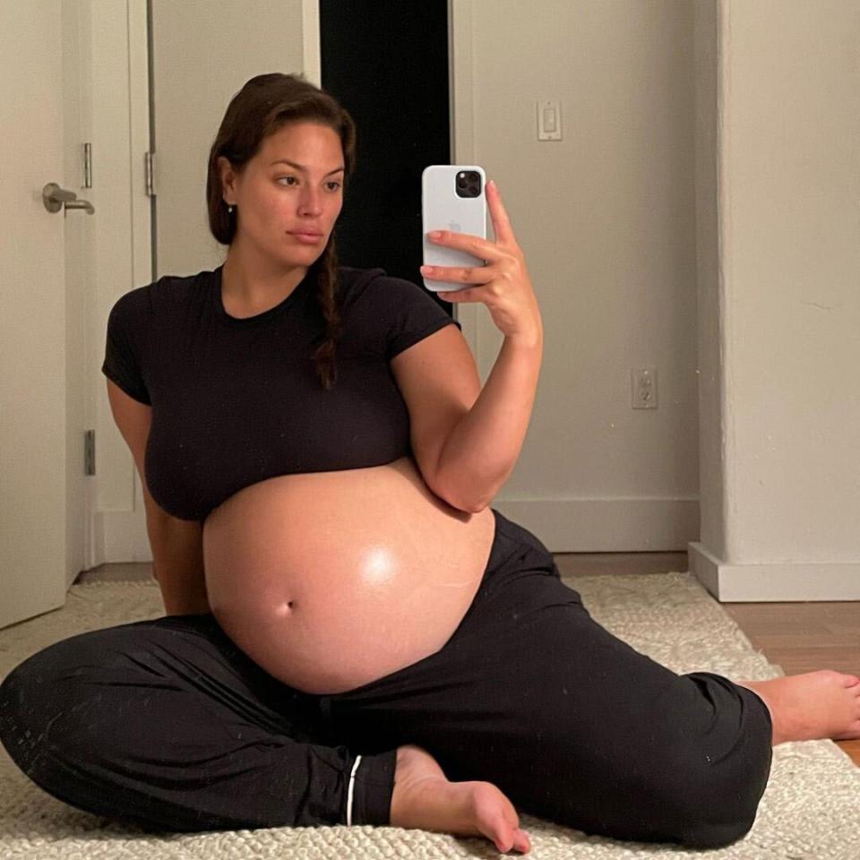 Ashley graham baby bump