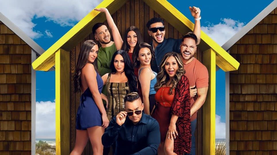  Sammi, Vinny, Angelina, Deena, Mike, Jenni, Pauly, Snooki and Ronnie in key art for Jersey Shore: Family Vacation season 7. 