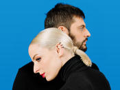 <p>Kandidaten: Madame Monsieur, Song: “Mercy”. Sein Heimatland Frankreich vertritt das Traum-Duo Madame Monsieur, bestehend aus Jean-Karl Lucas und Émilie Satt. Die Zwei lernten sich in einer Kneipe kennen und machten fortan gemeinsam Musik. Und mehr noch: Aus ihrer Bekanntschaft wurde Liebe, die in eine Ehe mündete. (Bild-Copyright: Presse/Eurovision.tv) </p>