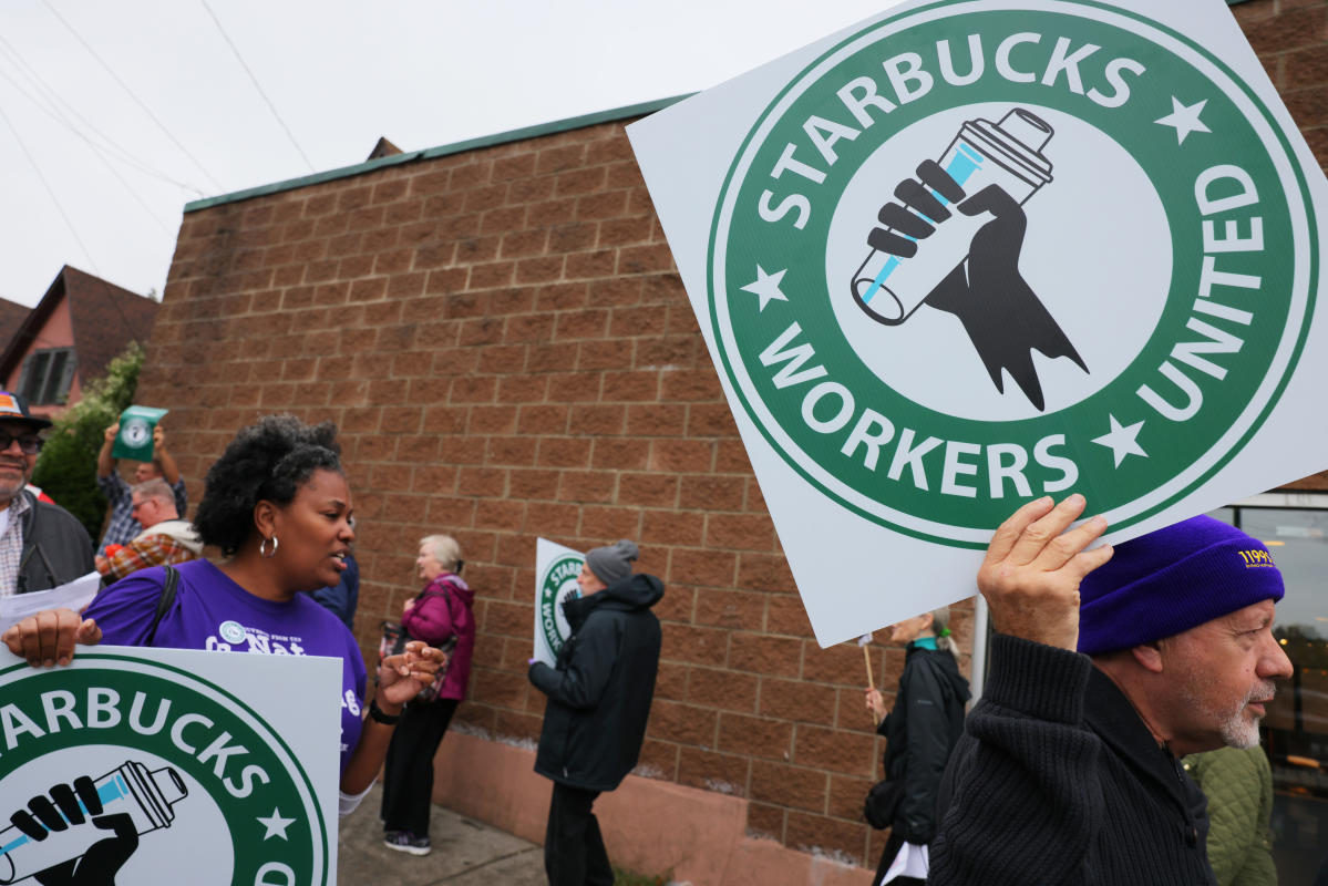 Starbucks is ‘choosing to fight tooth and nail’: Labor union president