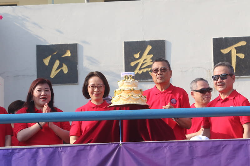 吉隆坡台校校慶生日蛋糕 吉隆坡台灣學校1日舉行33週年校慶暨運動會，圖為 台校慶祝的生日蛋糕。 中央社記者黃自強吉隆坡攝  113年5月1日 