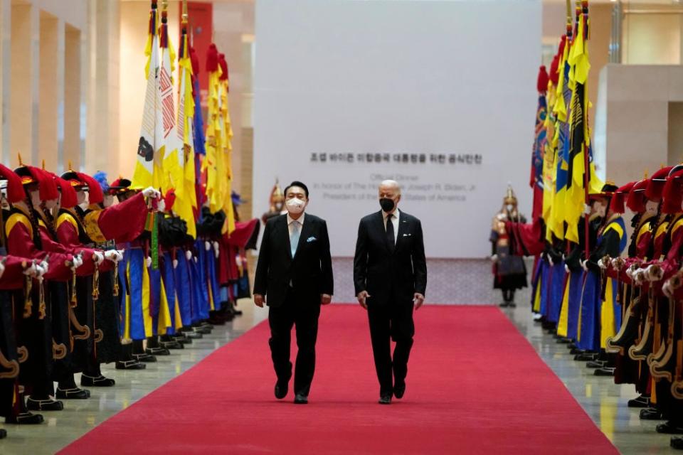 Joe Biden se reúne con el presidente de Corea del Sur, Yoon Suk-yeol, en Seúl (Getty Images)