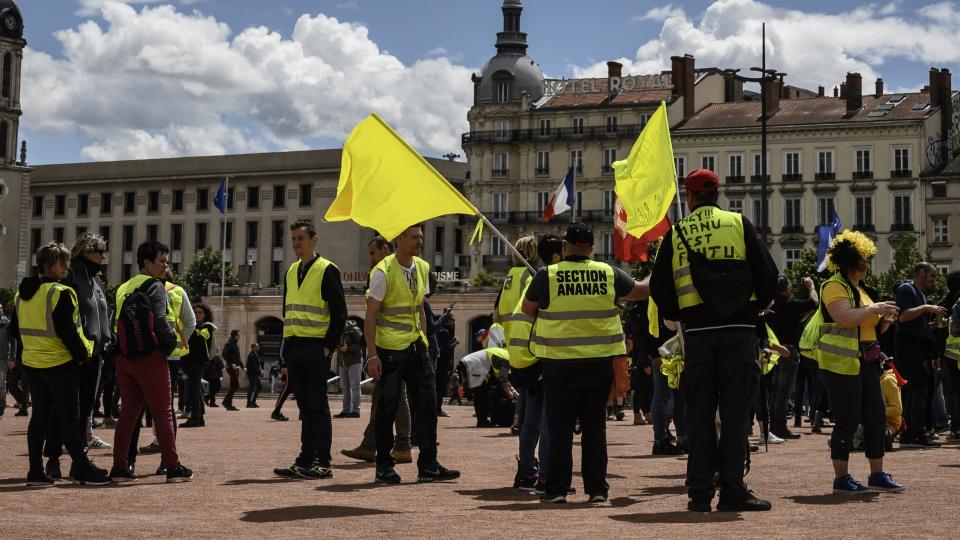 Des gilets jaunes à Lyon lors de la 26ème journée de mobilisation - Jean-Philippe Ksiazek - AFP