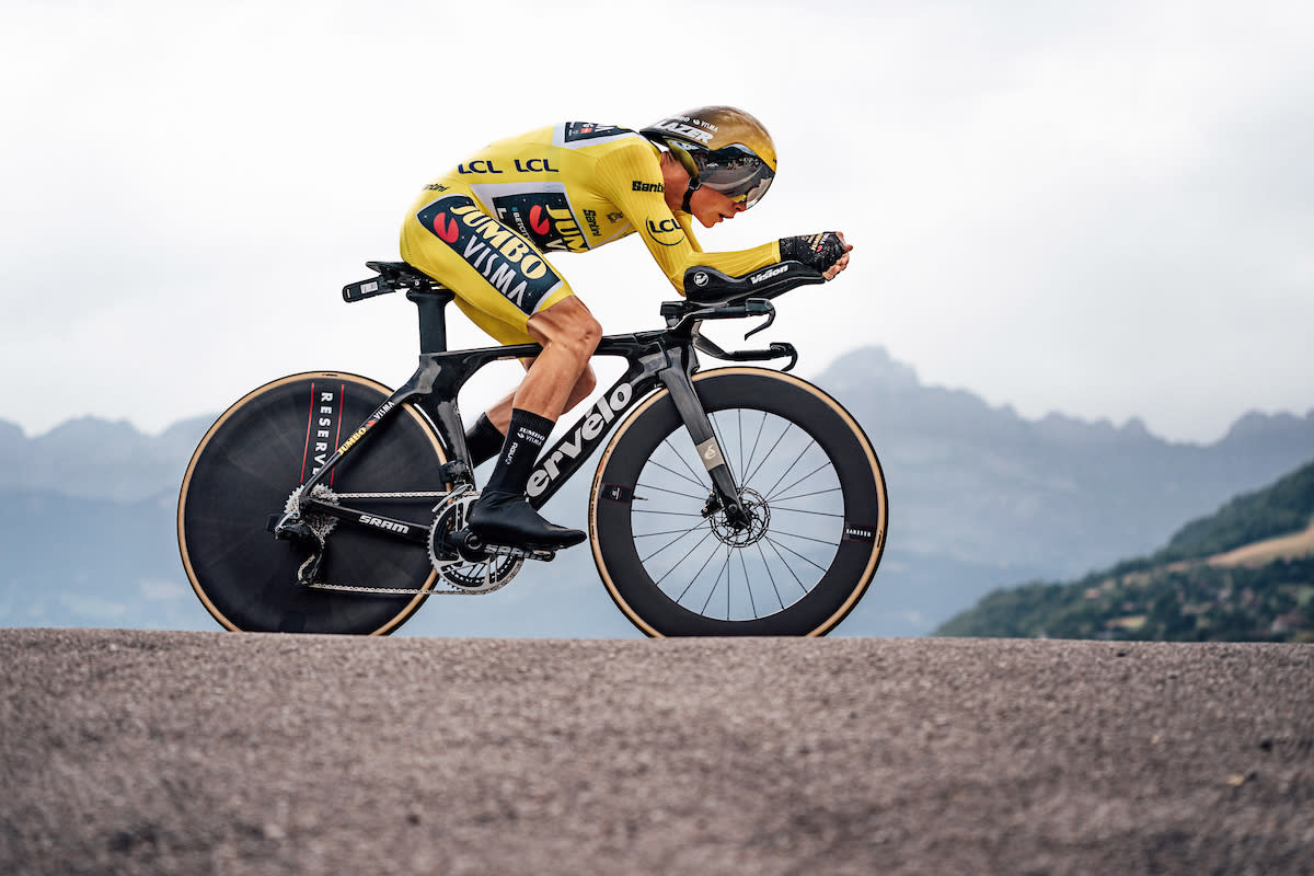  Jonas Vingegaard (Jumbo-Visma) during his stage 16-winning time trial effort at the Tour de France 