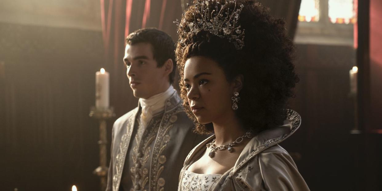 queen charlotte a bridgerton story l to r corey mylchreest as young king george, india amarteifio as young queen charlotte in episode 101 of queen charlotte a bridgerton story cr liam danielnetflix © 2023