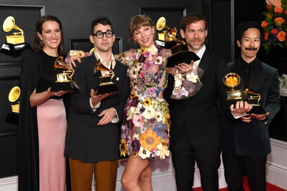 Laura Sisk, Jack Antonoff, Taylor Swift, Aaron Dessner and Jonathan Low, winners of the Album of the Year award for Folklore (Getty Images for The Recording Academy)