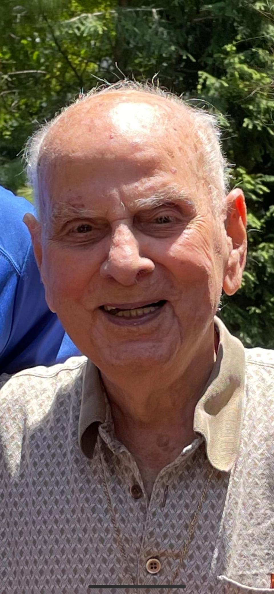 Harry Chakmakian of Englewood Cliffs, aka "Harry From Englewood Cliffs," died Dec. 23, 2022. He was 99.