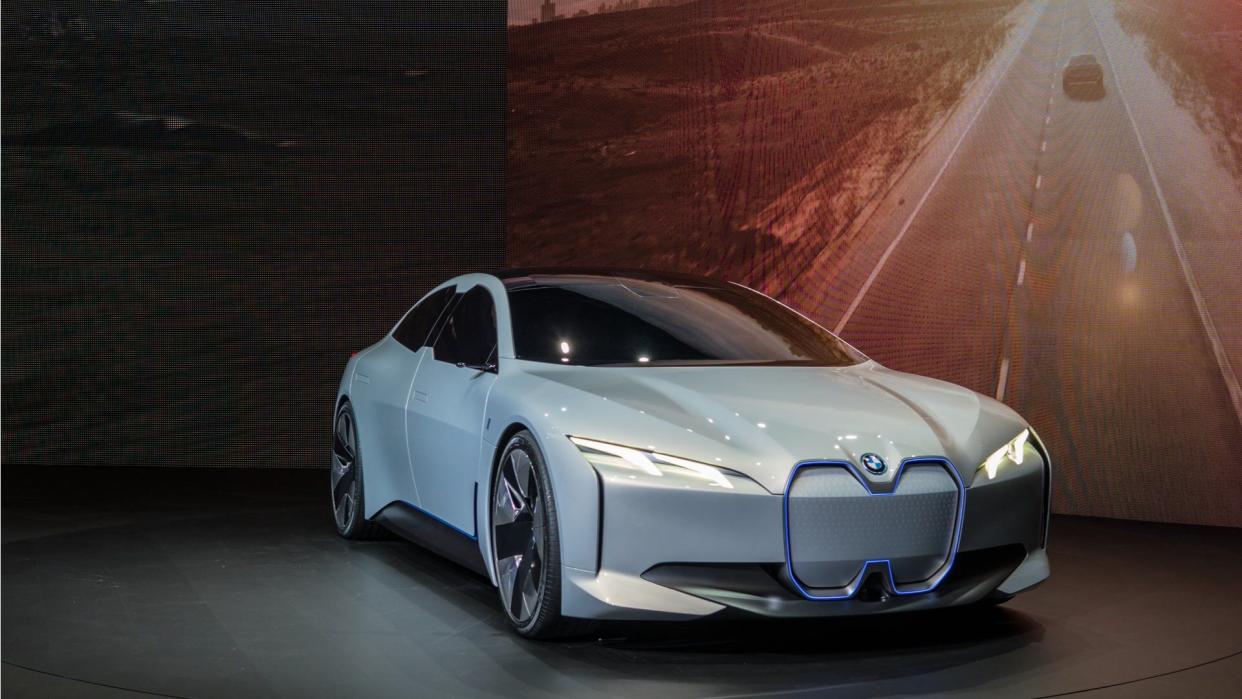 bmw-gears-up-to-sell-half-a-million-electric-cars-by-2019.jpg