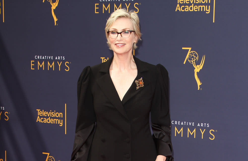 Jane Lynch has simplified her life credit:Bang Showbiz