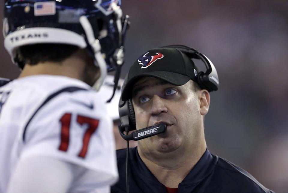 Houston Texans head coach Bill O'Brien, right, and Brock Osweiler, left, reportedly got into it this week. (AP)