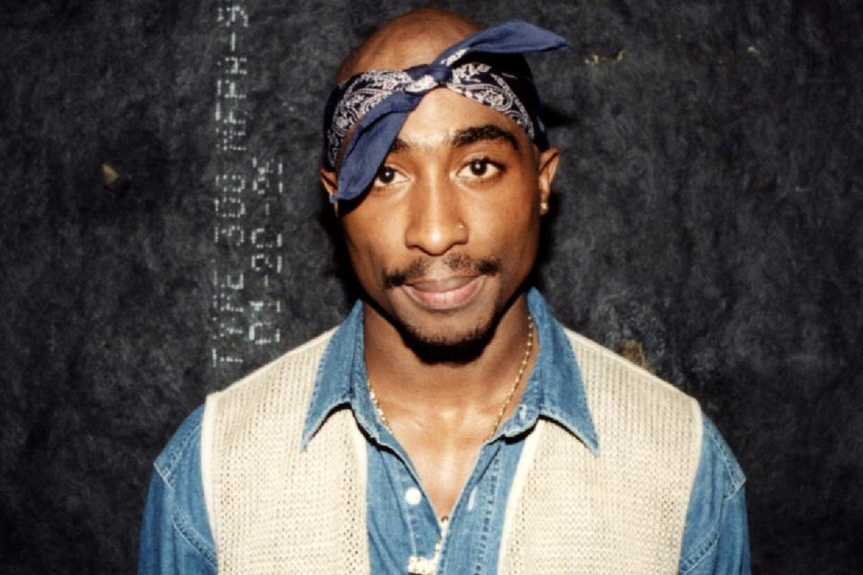 CHICAGO - MARCH 1994: Rapper Tupac Shakur poses for photos backstage after his performance at the Regal Theater in Chicago, Illinois in March 1994. (Photo By Raymond Boyd/Getty Images)