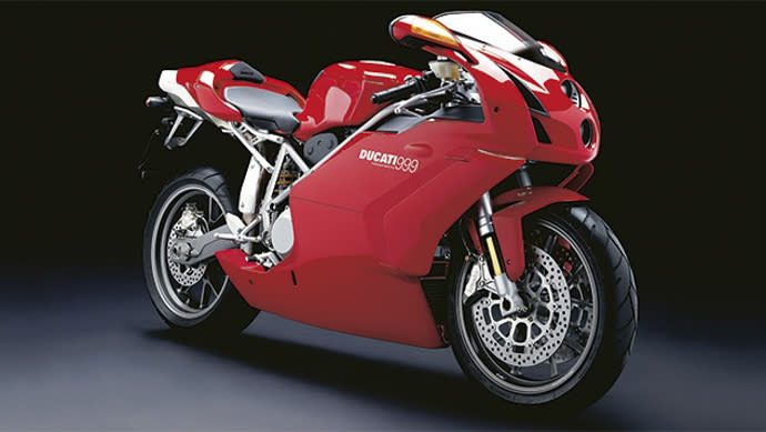 DUCATI 999在當家仿賽車款當中屬於非常獨特的存在。