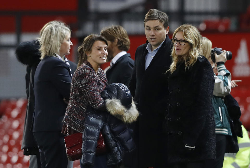 Britain Football Soccer - Manchester United v West Ham United - Premier League - Old Trafford - 27/11/16 Actress Julia Roberts with Coleen Rooney on the pitch at the end of the match  Action Images via Reuters / Carl Recine Livepic EDITORIAL USE ONLY. No use with unauthorized audio, video, data, fixture lists, club/league logos or "live" services. Online in-match use limited to 45 images, no video emulation. No use in betting, games or single club/league/player publications.  Please contact your account representative for further details.