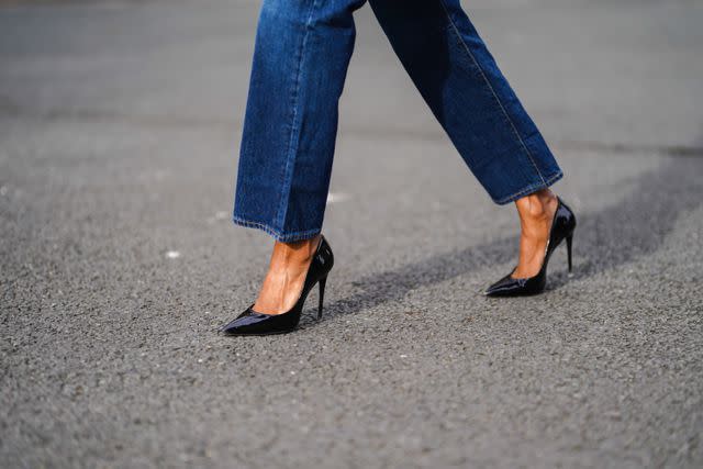 8 Ways to Stretch Out Jeans