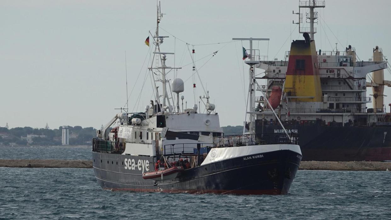 Das Rettungsschiff «Alan Kurdi» im November im Hafen von in Tarent in Süditalien.