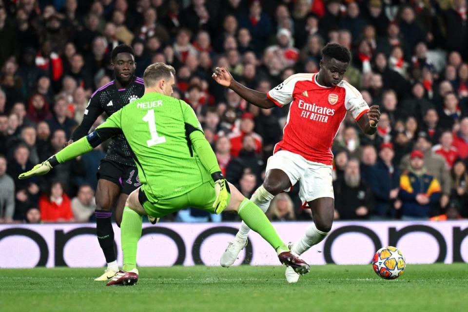 Bukayo Saka was brought down by Manuel Neuer  (Getty Images)
