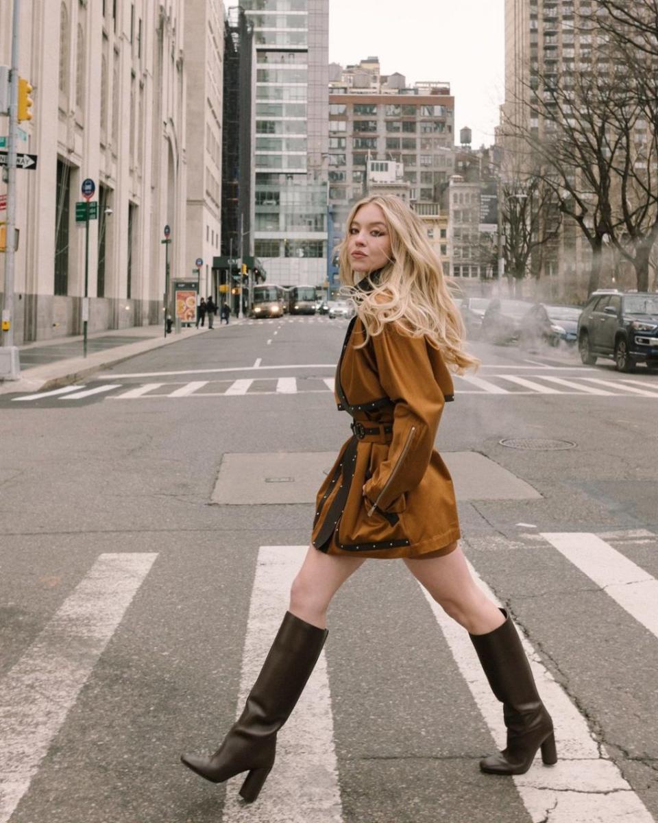 Sydney Sweeney in Hermès (INSTAGRAM ／ sydney_sweeney)