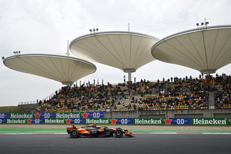 Le pilote britannique de McLaren Lando Norris, lors des essais du Grand Prix de Chine à Shanghai, le 19 avril 2024. (Pedro PARDO)