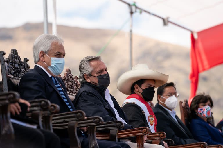 Alberto Fernández en la asunción de Pedro Castillo en Perú