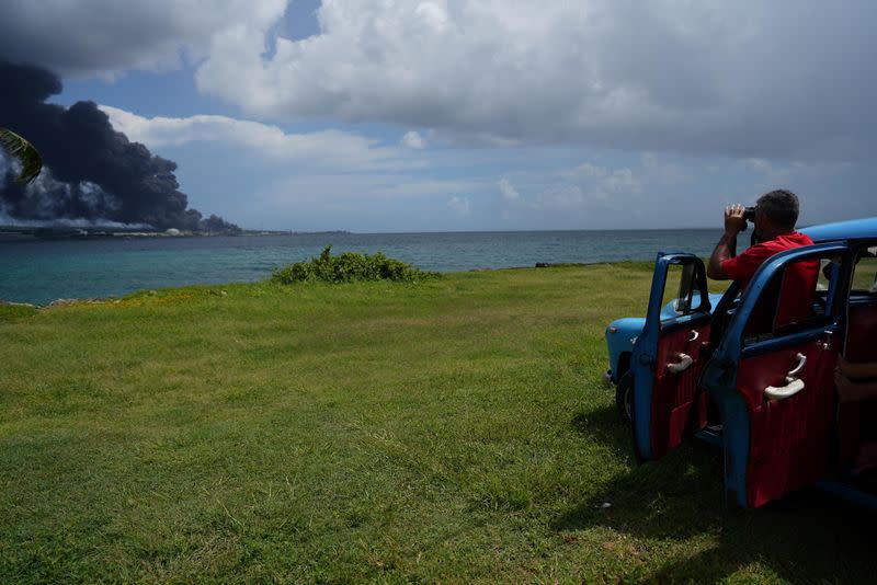 Major fire spreads at Cuban fuel storage facility hit by lightning