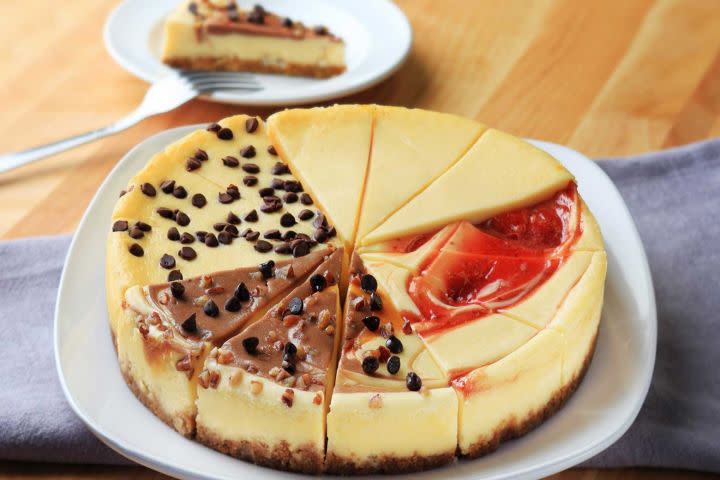 <p><a href="https://go.redirectingat.com?id=74968X1596630&url=https%3A%2F%2Fwww.mychicagosteak.com%2Fshop-by-price%2Funder-75%2Fcheesecake-sampler-psg40.html&sref=https%3A%2F%2Fwww.womansday.com%2Ffood-recipes%2Ffood-drinks%2Fg2046%2Ffood-gifts%2F" rel="nofollow noopener" target="_blank" data-ylk="slk:Shop Now;elm:context_link;itc:0;sec:content-canvas" class="link ">Shop Now</a></p><p>Cheesecake Sampler</p><p>mychicagosteak.com</p><p>$54.95</p><span class="copyright">Chicago Steak Company</span>