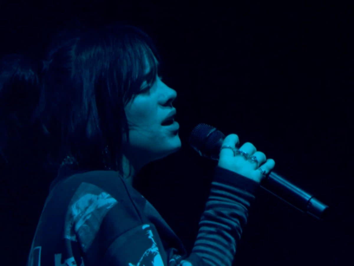 Billie Eilish performing at Glastonbury 2022 (BBC)