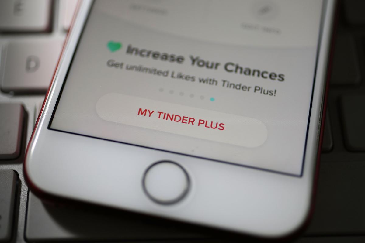 Dating apps advertise cheap and premium offers to attract paying users