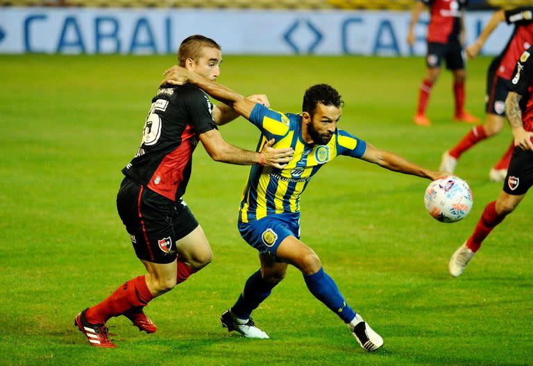 Escena del clásico que disputan Rosario Central y Newell's Old Boys