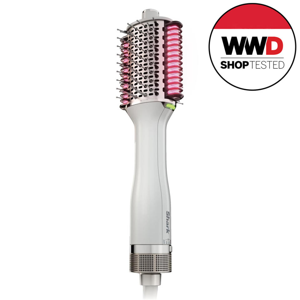 Shark Smoothstyle hair dryer brush that's great for voluminous texas hair looks 