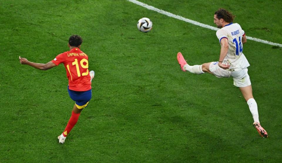 Yamal had the perfect response for Rabiot. (Photo by Dan Mullan/Getty Images)