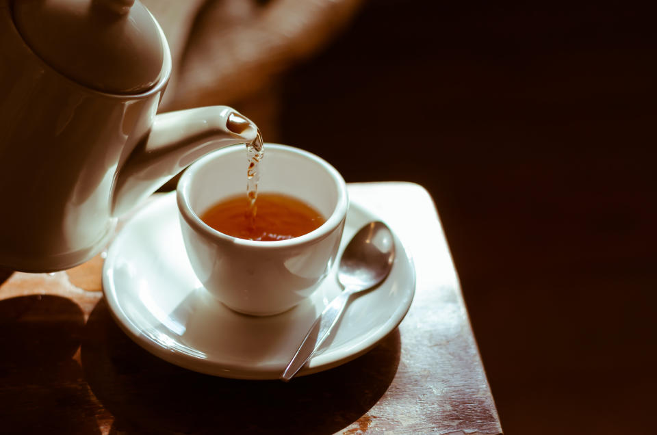 An 8-ounce cup of black tea boasts 48 milligrams of caffeine, and a cup of green tea contains around 29 milligrams. (Photo: WiroKlyngz via Getty Images)