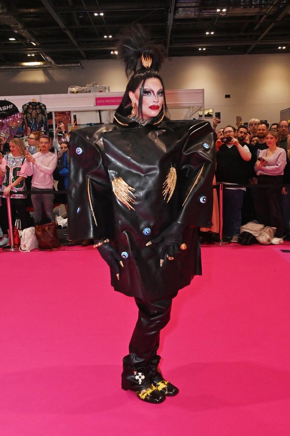 Photo Gallery Dragcon UK 2024 Queens Walk