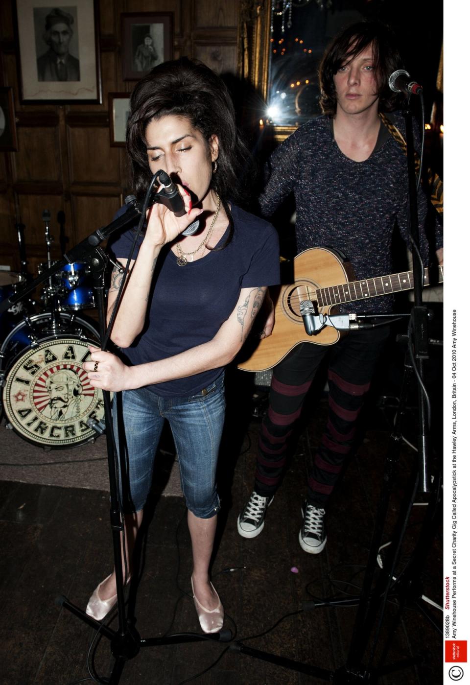 Winehouse onstage at the Hawley Arms (Shutterstock)