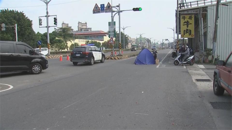 來不及煞車！同向機車越靠越近　公車輾斃婦人