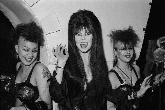 Cassandra Peterson with two punk girls in New York City. (Photo: Courtesy of Cassandra Peterson)