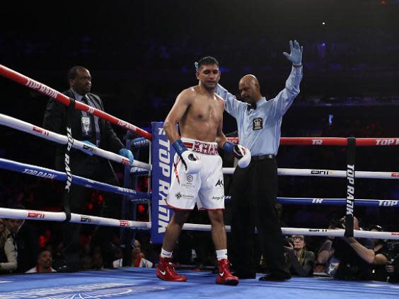 The bout is waved off in the sixth round (Getty)