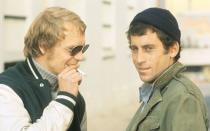 Locker, lässig und immer bereit für einen kleinen Firt: Paul Michael Glaser (rechts) und David Soul wurden mit "Starsky & Hutch" zwischen 1975 und 1979 Kult. 2004 wurde in Anlehnung an die Serie auch ein Kinofilm mit Ben Stiller (Starsky) und Owen Wilson (Hutch) gedreht. Paul Michael Glaser, Held der Originalserie, feiert am 25. März seinen 80. Geburtstag. (Bild: ABC Photo Archives/Walt Disney Television/Getty Images)