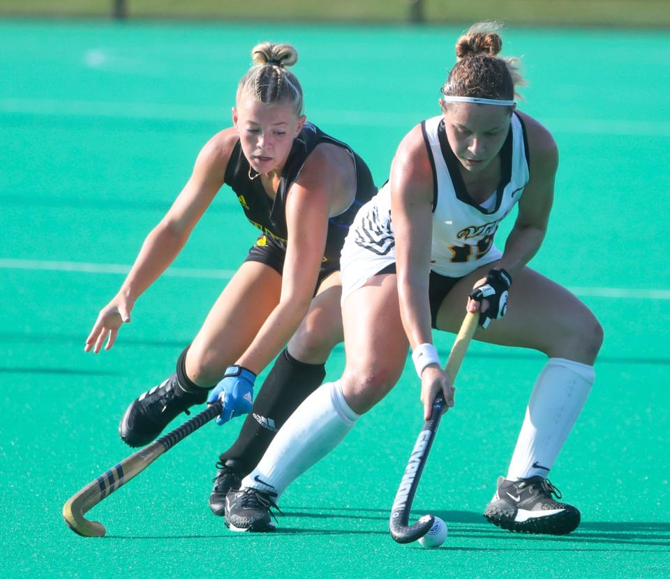 Delaware's Noelle Sabbagh (left) tries to get the ball from VCU's Ana Iglesias in the first half of Delaware's 2-0 season-opening win at Rullo Stadium Friday, August 26, 2022.