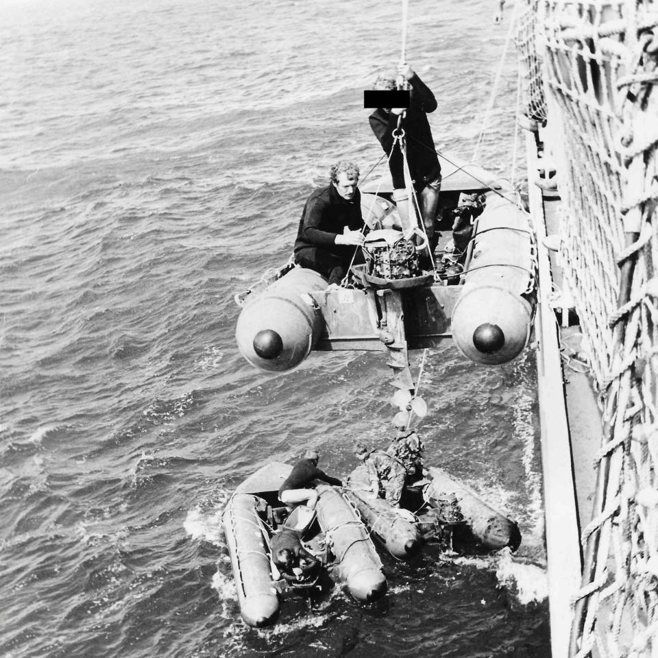 Turtle helps to prepare Gemini landing craft for the South Georgia operation