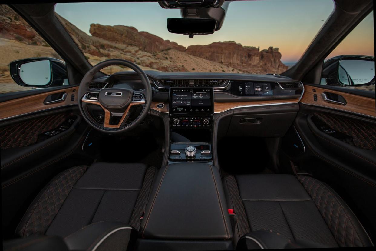 2024 jeep grand cherokee interior